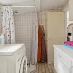 2 Bedroom Cozy In