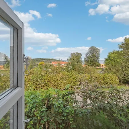 2 Bedroom Cozy In Holiday home *