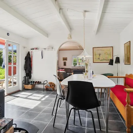 Vakantiehuis 2 Bedroom Cozy In