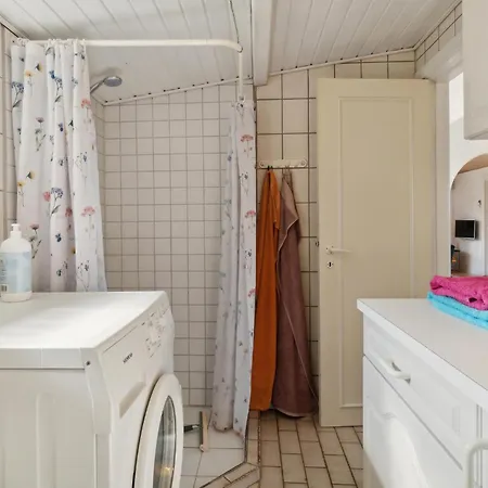2 Bedroom Cozy In
