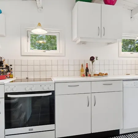 2 Bedroom Cozy In * Allinge-Sandvig