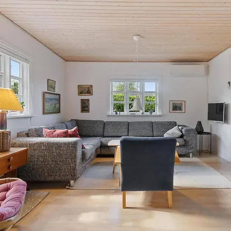 2 Bedroom Cozy In Vakantiehuis *