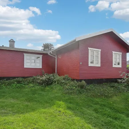 2 Bedroom Cozy In Allinge-Sandvig