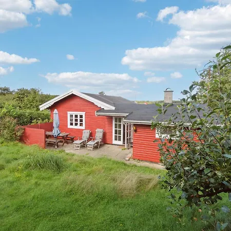2 Bedroom Cozy In Allinge-Sandvig