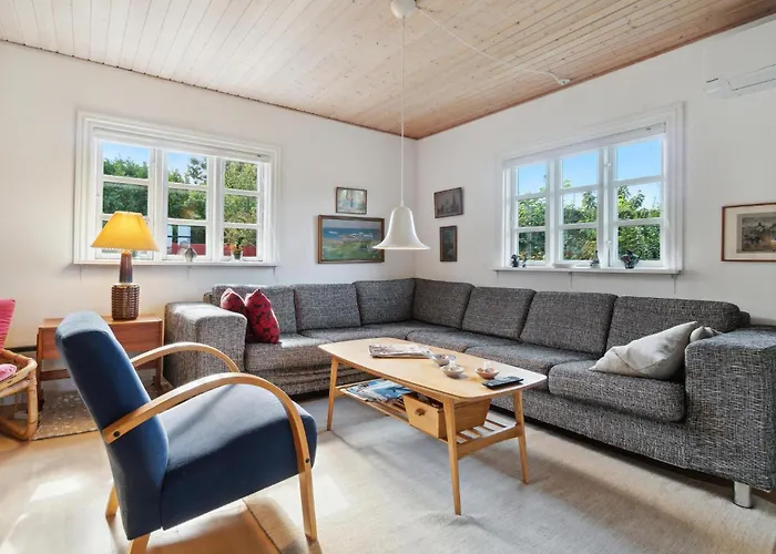 2 Bedroom Cozy In *