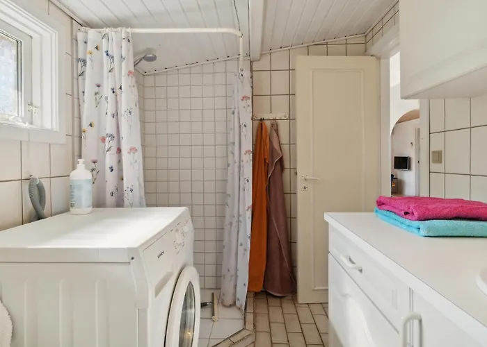 2 Bedroom Cozy In