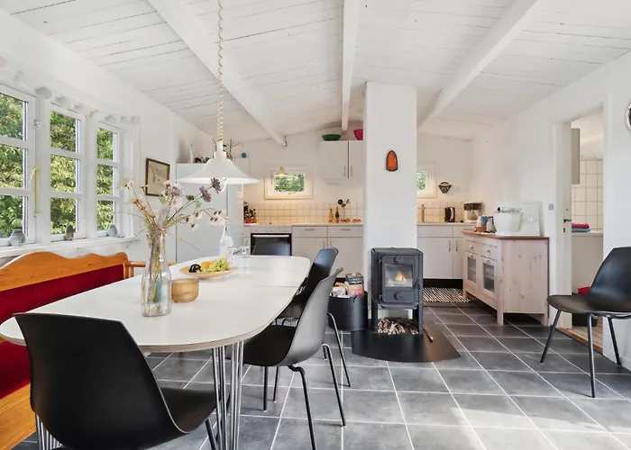 2 Bedroom Cozy In Feriehus