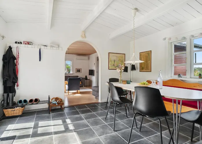 Сasa de vacaciones 2 Bedroom Cozy In