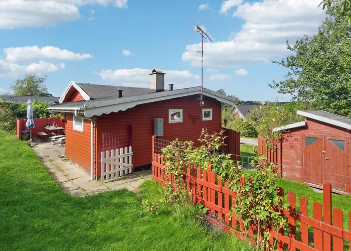 Feriehus 2 Bedroom Cozy In